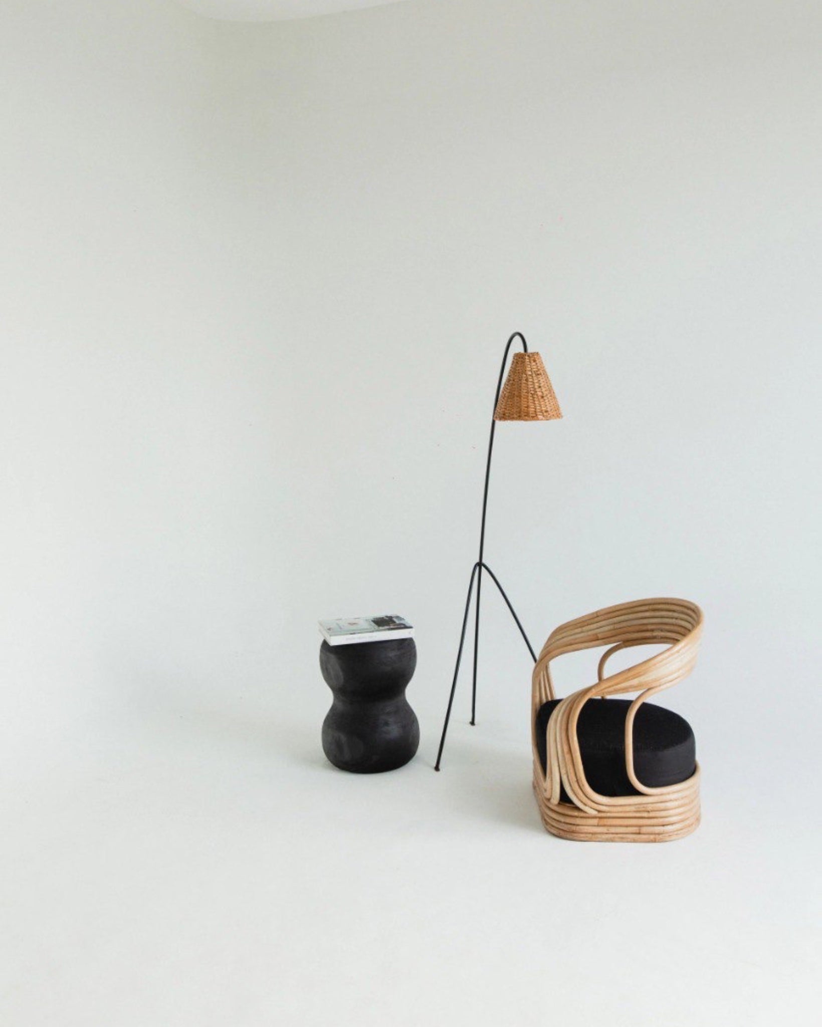 Francesca Rattan Tripod Arch Floor Lamp – HÉAS