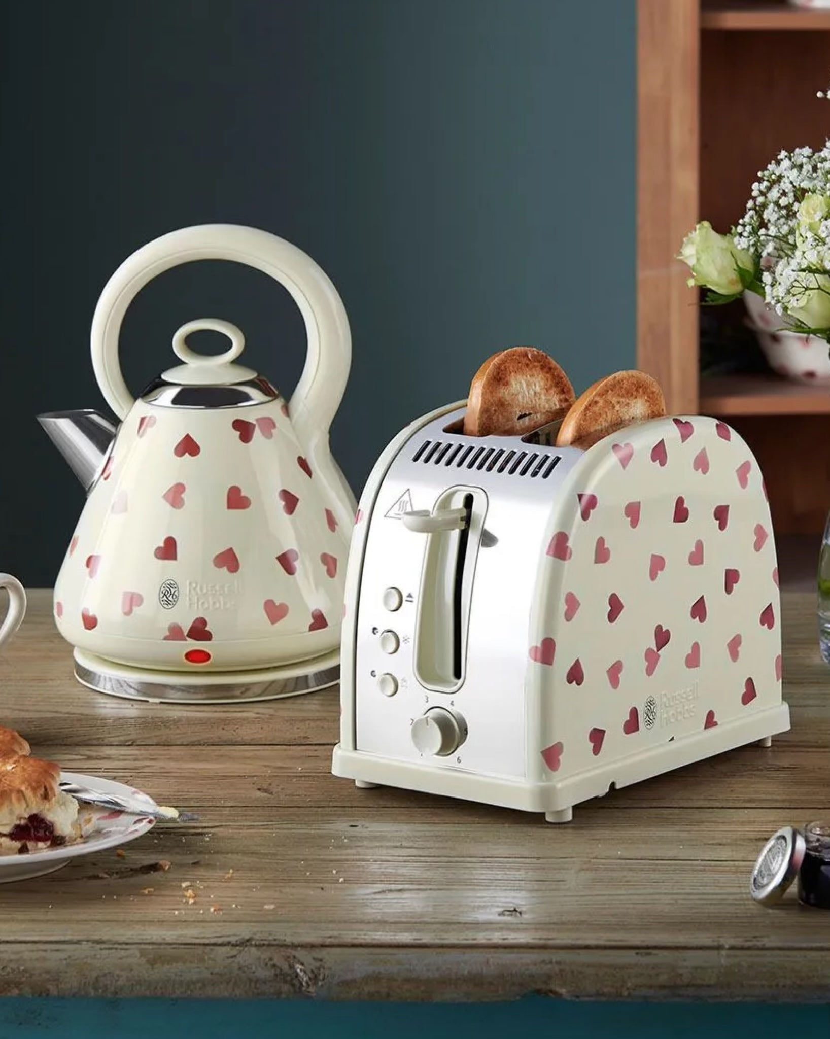 Russell Hobbs Pink Hearts Norfolk Two Slice Toaster