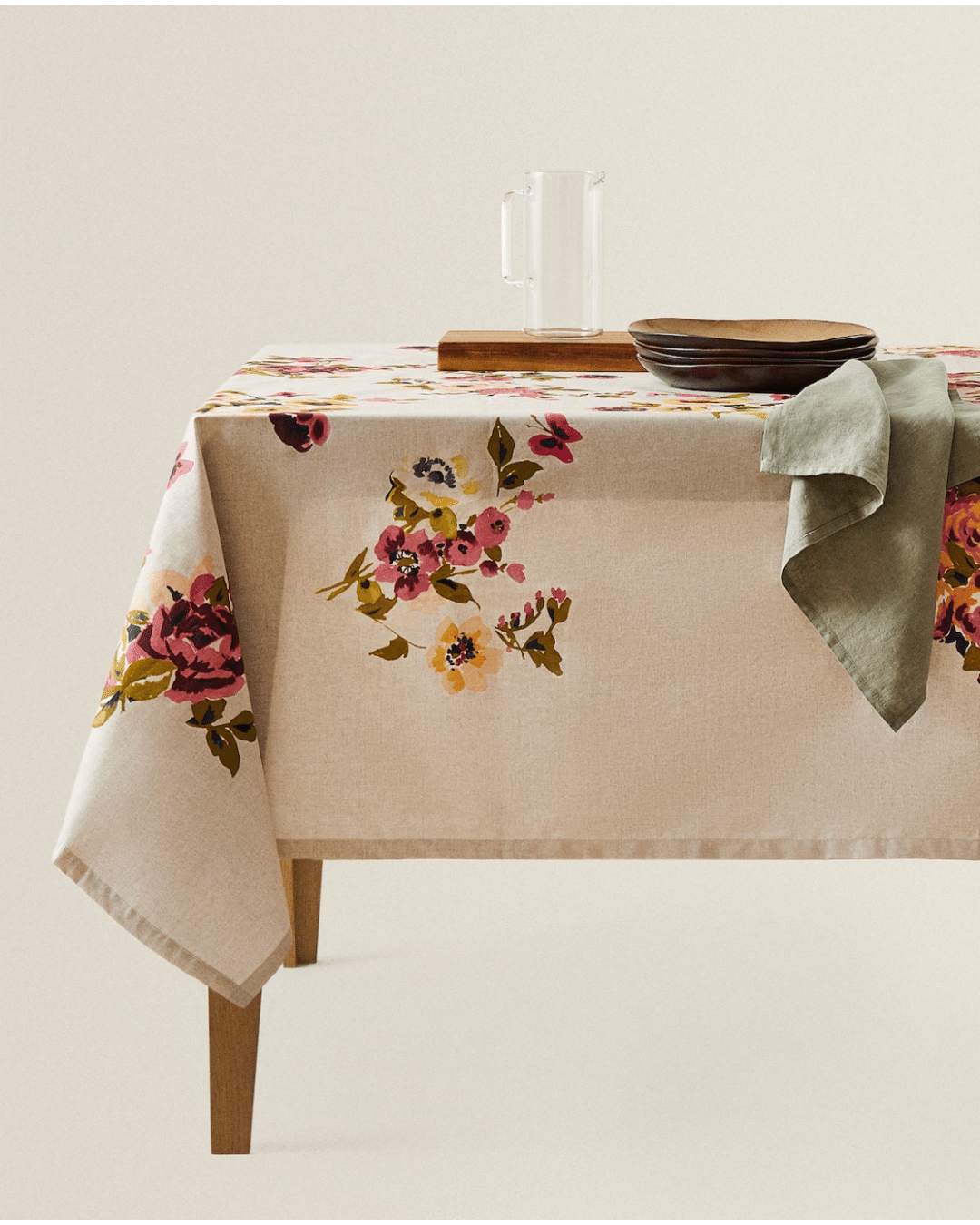Floral Water Resistant Tablecloth (Round 180cm)