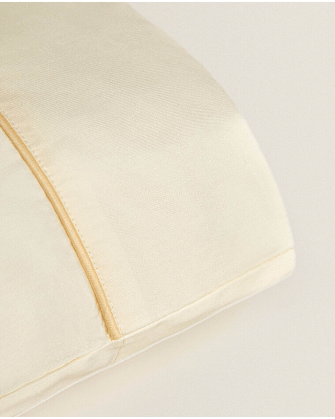 Sateen Pillowcase with Gold Line Set of 2