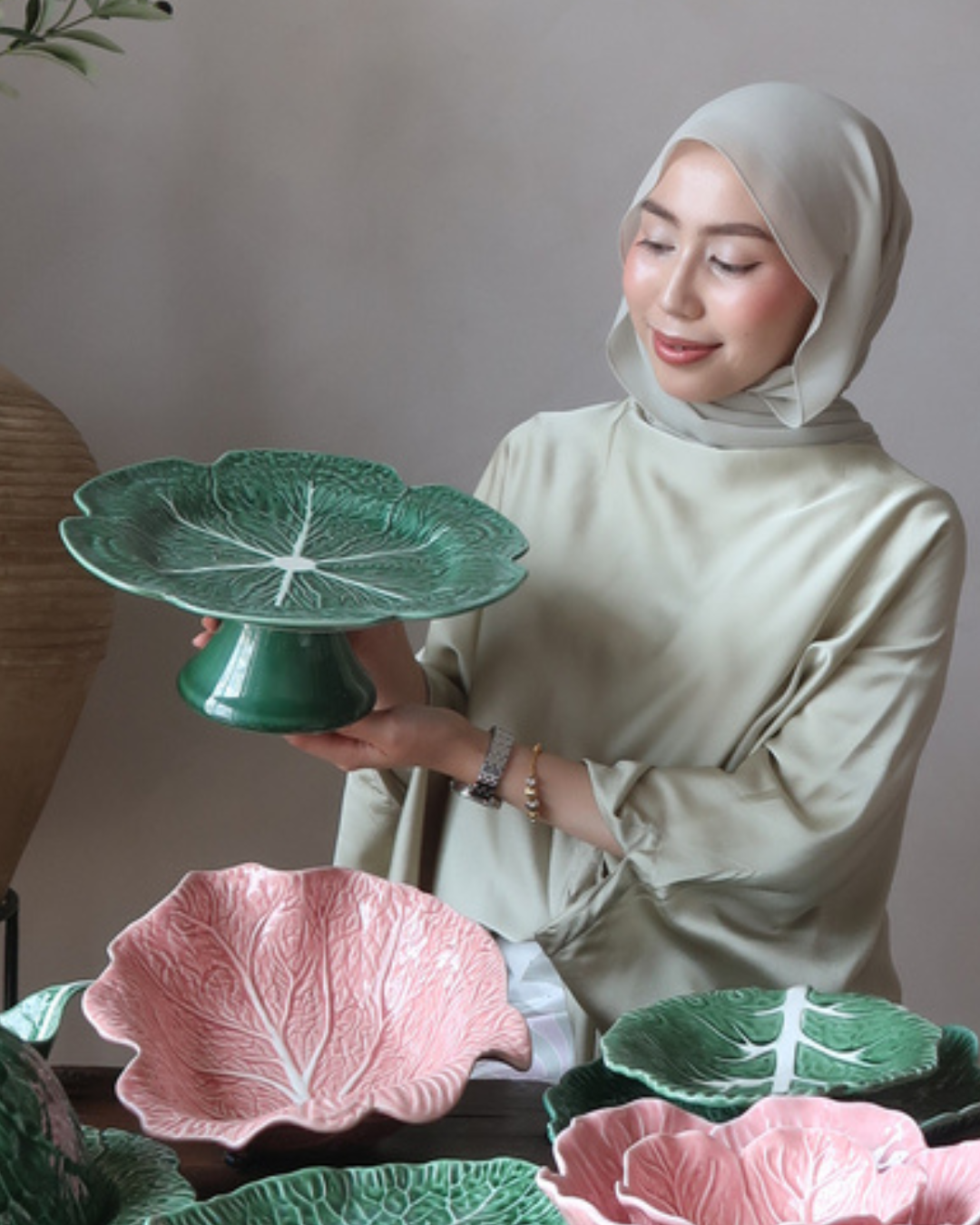 Green Cabbage Cake Stand