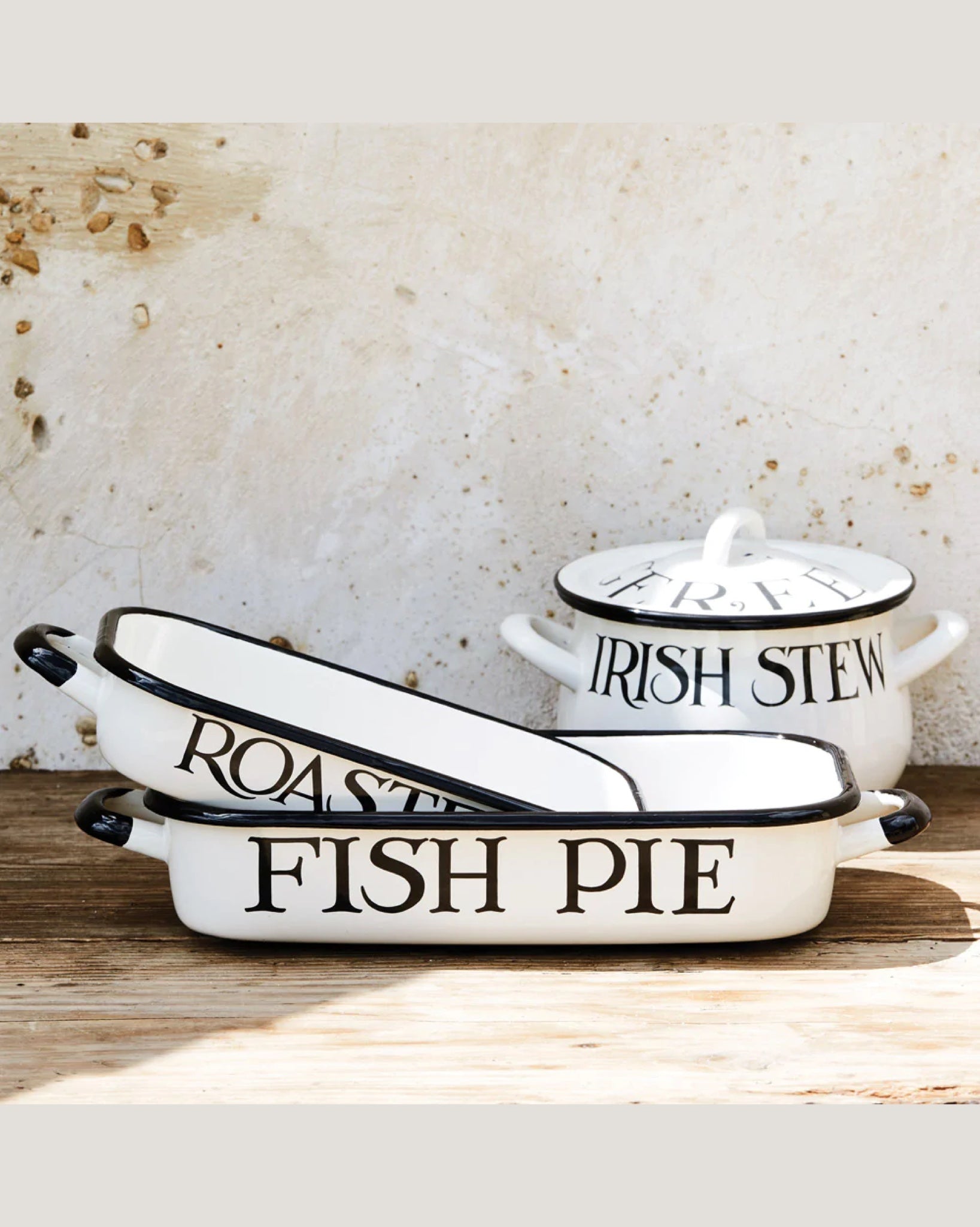 Black Toast Enamel Roasting Dish with Handles 40cm