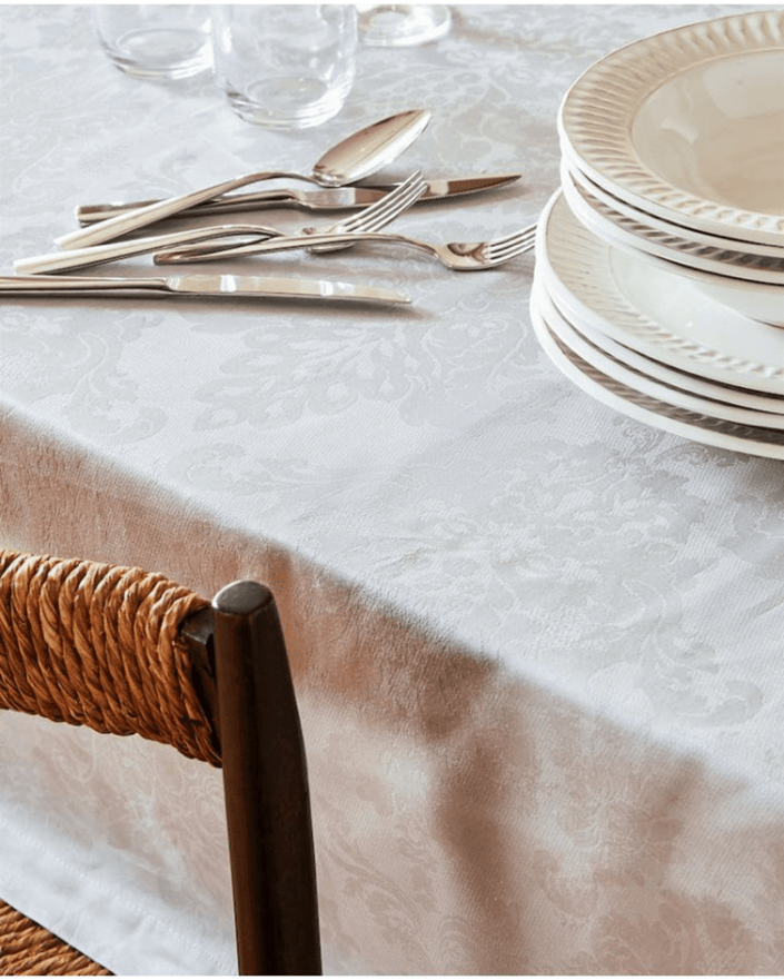 Cotton Jacquard Tablecloth in Light Grey (Round 165cm)