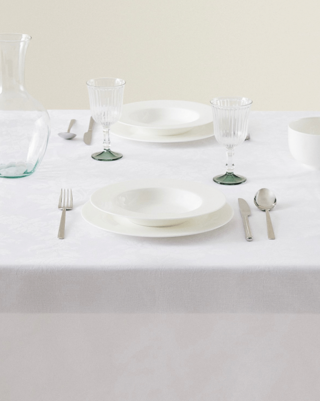 Cotton Jacquard Tablecloth in White (Round 165cm)
