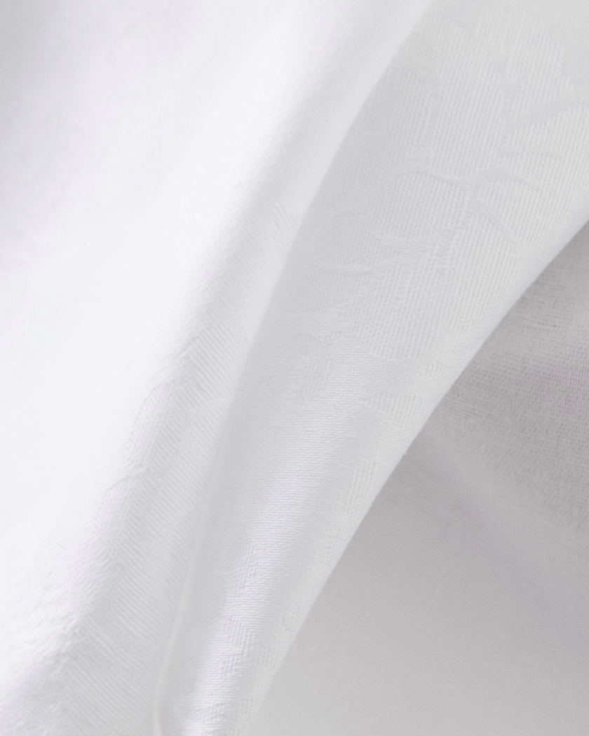 Cotton Jacquard Tablecloth in White (Round 165cm)