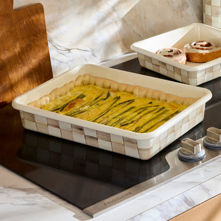 Mocha Check Baking Pan 33cm