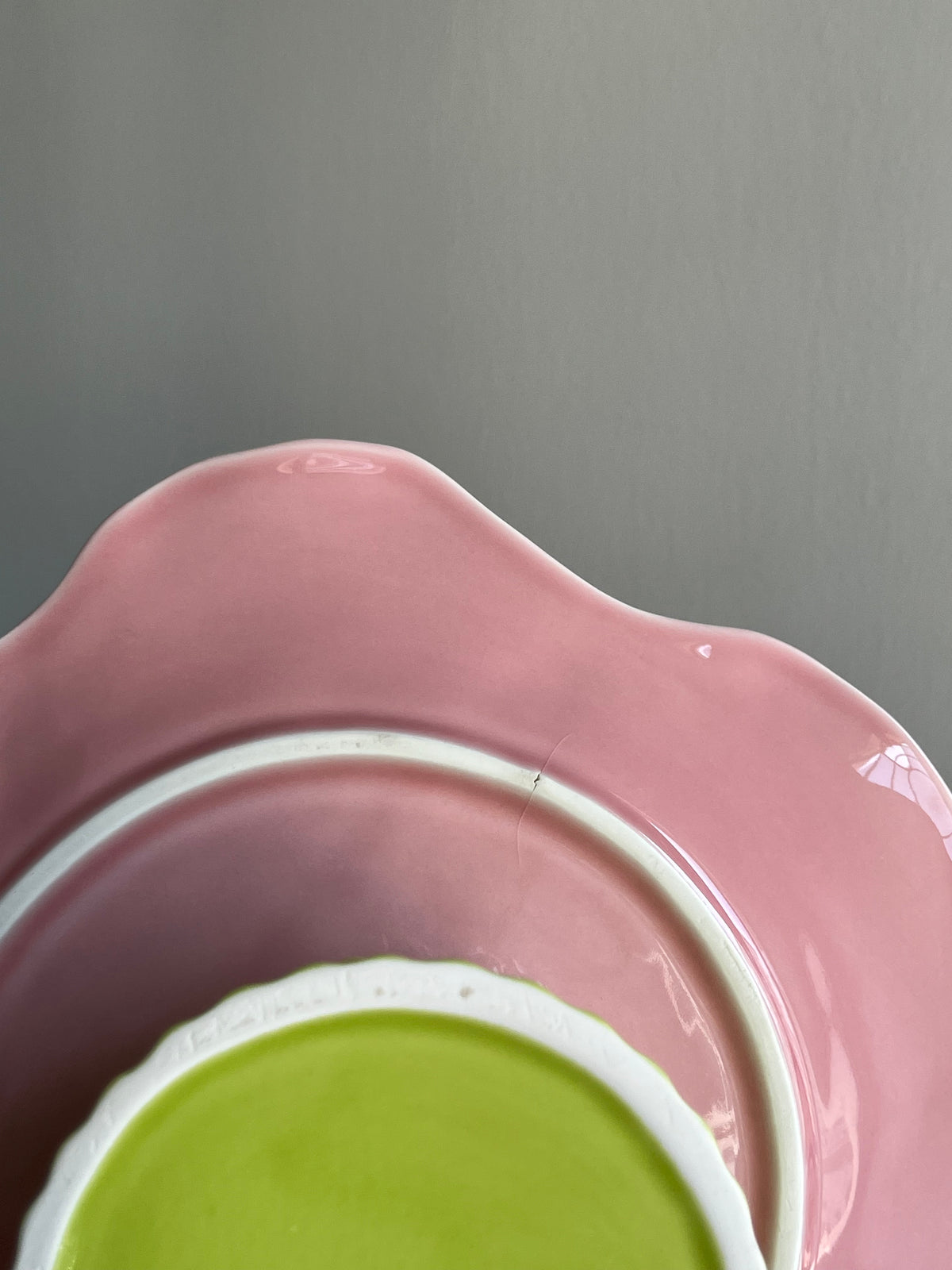 [Imperfect] Pink Camelia Medium Cake Stand