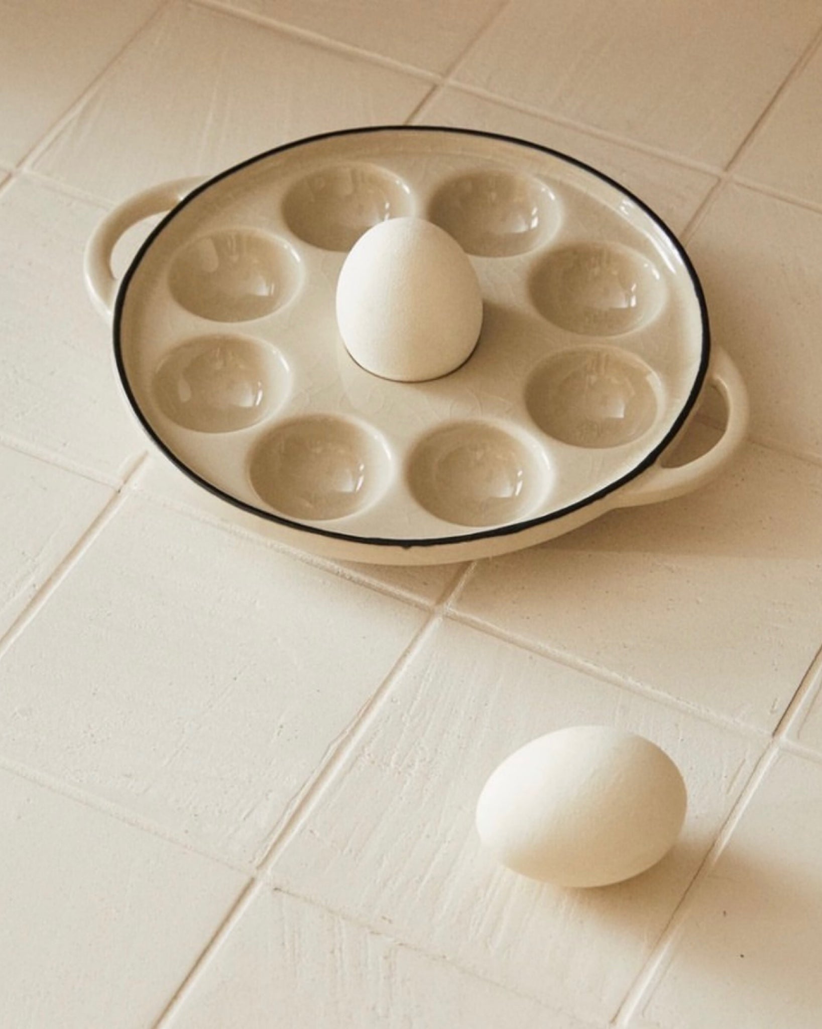 Stoneware Egg Holder for 9 eggs (crackled finish)