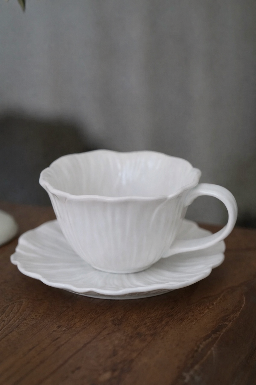 Daisy Mug and Saucer Set