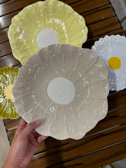 Pastel Plate Petals Deep Serving Dish 30cm (Soft Beige, Sunflower Yellow)