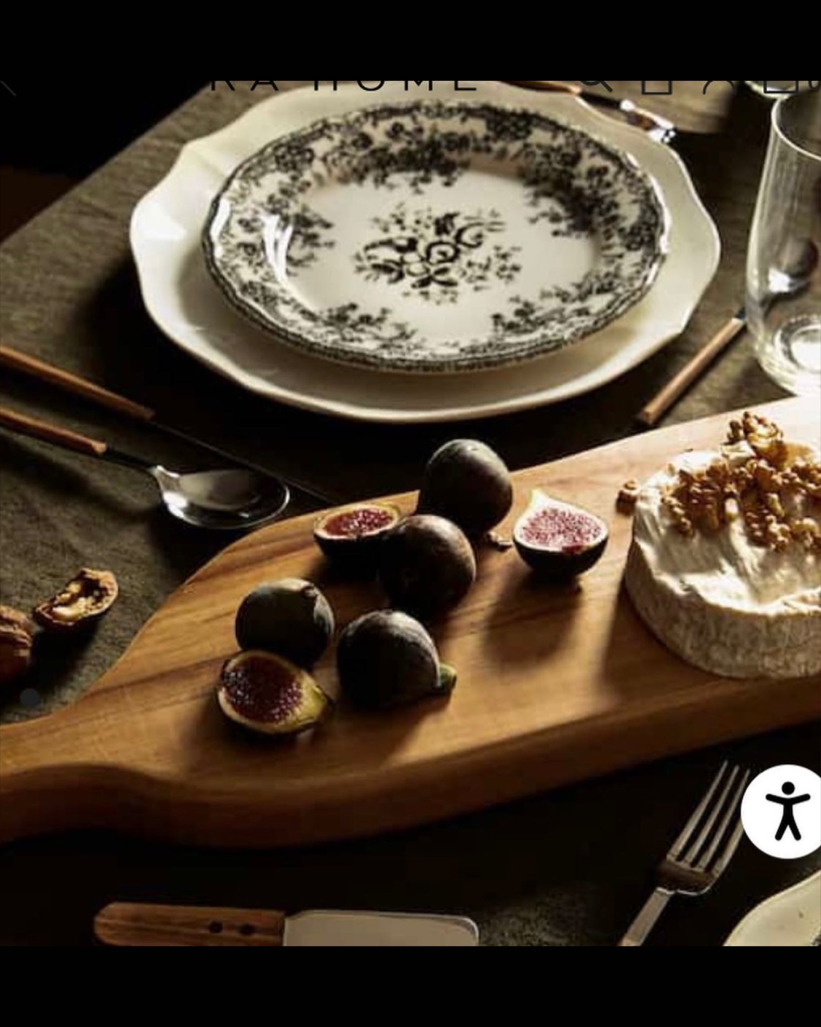 [imperfect] Wooden Serving Board with Zara Home engraving on the sides (square)