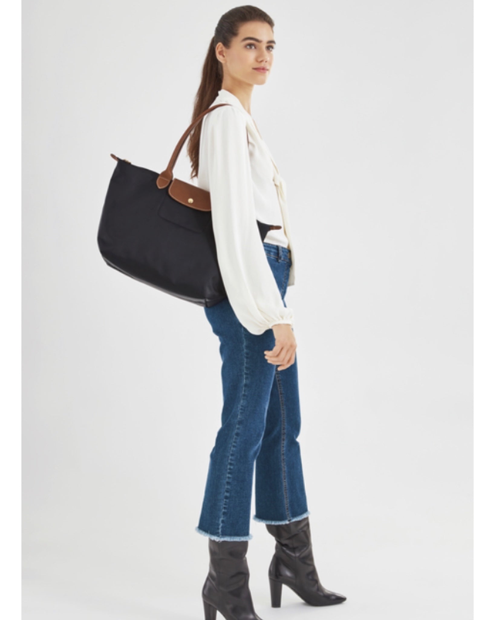 Le Pliage Classic Long Handle in Black (Medium / Large)