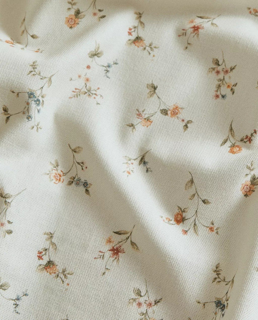 Soft Floral Tablecloth (6-8 pax)