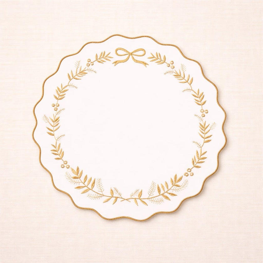 Embroidered Scallop Placemat – Bow Wreath 38cm