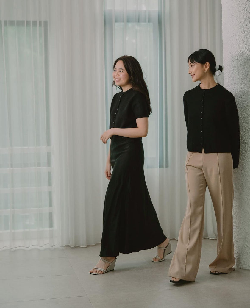 Classic Buttoned Knit Top (Black)