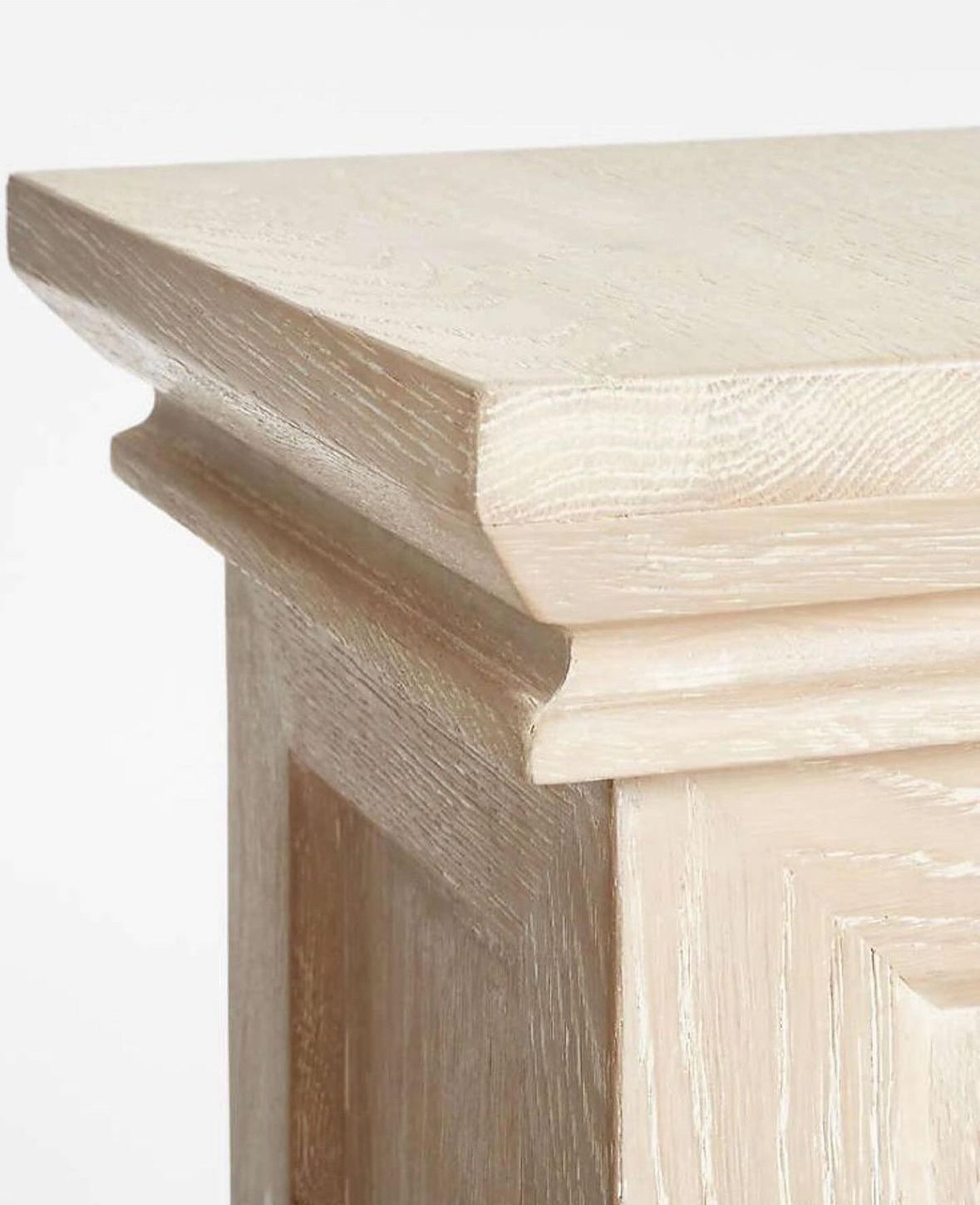 N°1 Wooden Pedestal