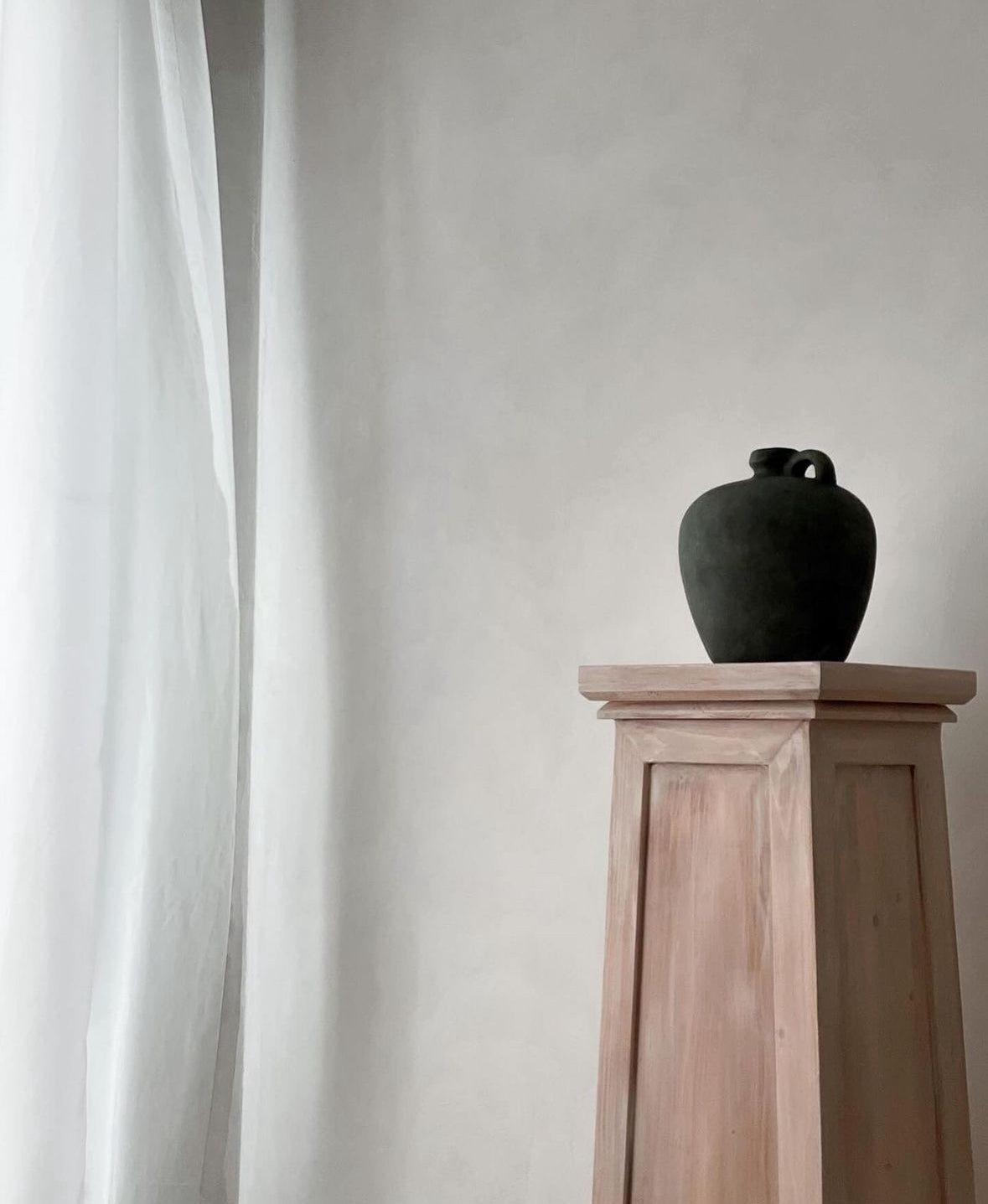 N°1 Wooden Pedestal