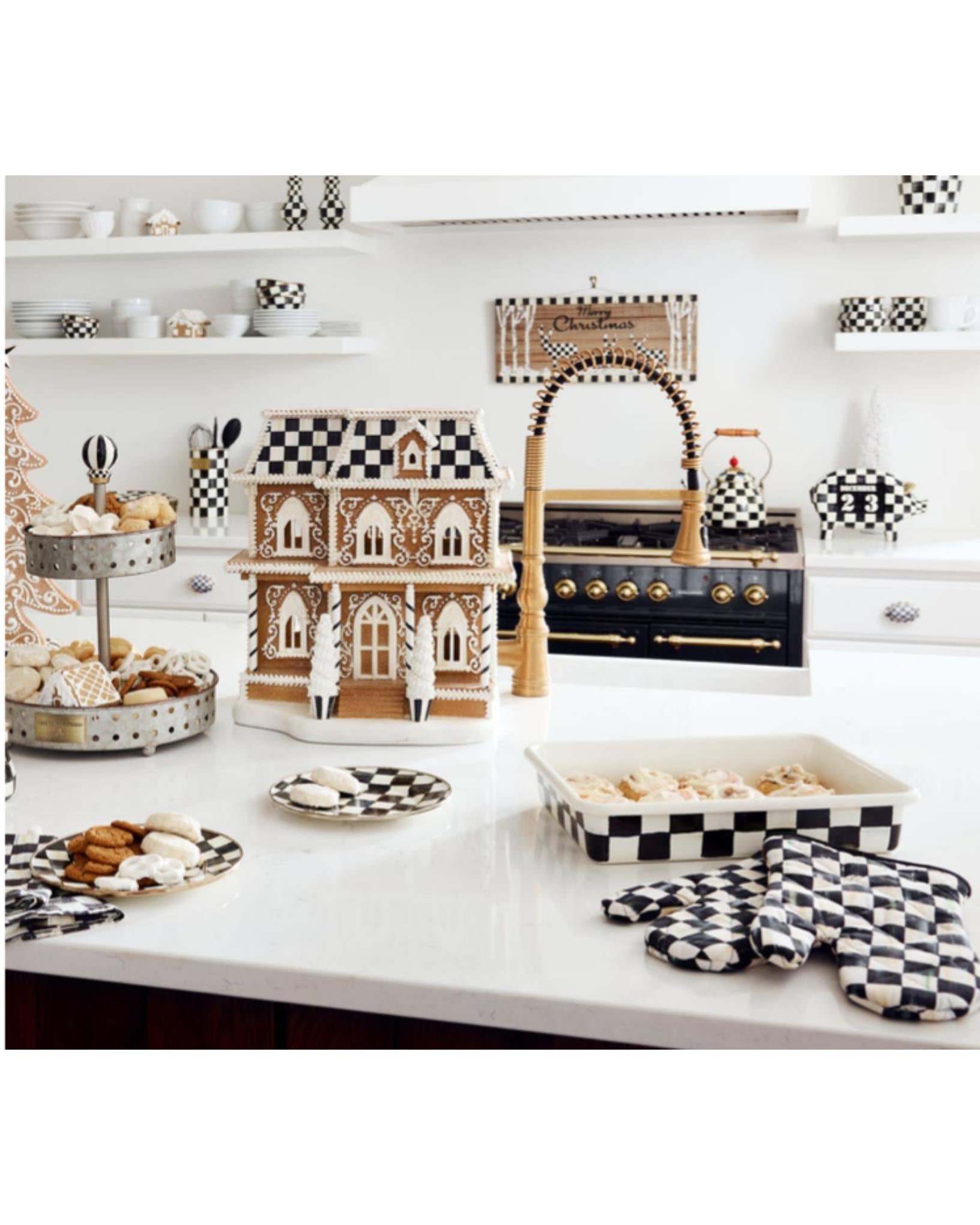 Courtly Check Baking Set of 2 (Enamel Baking Pan & Oven Mitts)