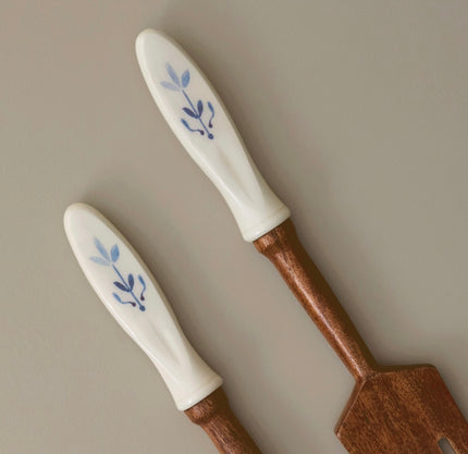 Vintage-Inspired Resin and Wood Servers, Set of 2