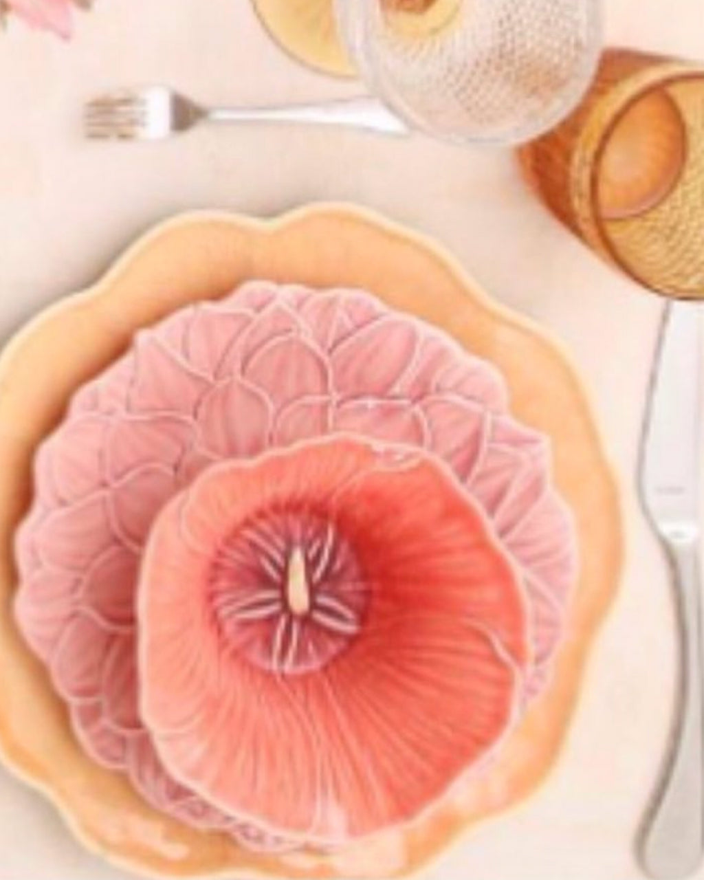 Maria Flor Hollyhock Dessert Bowl