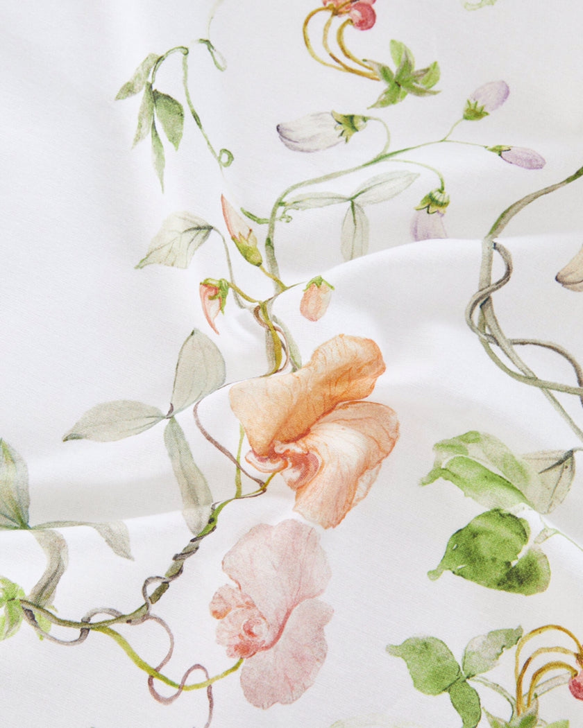 Floral Print Tablecloth in White (Round 180cm)