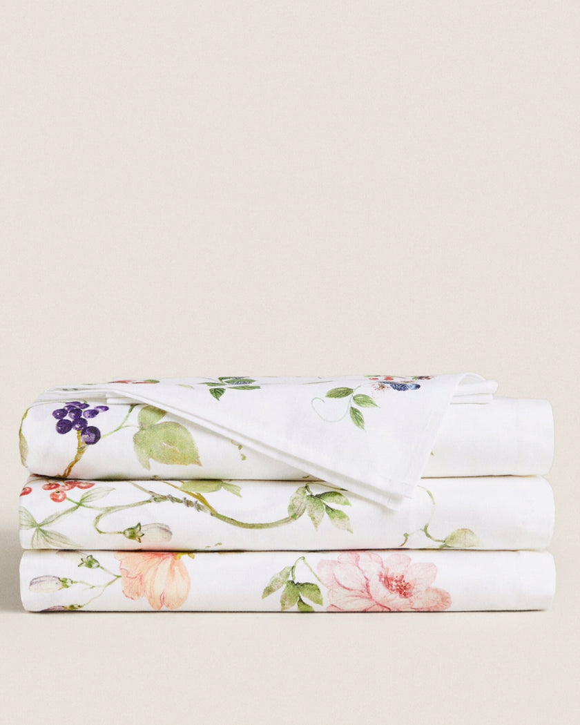 Floral Print Tablecloth in White (Round 180cm)