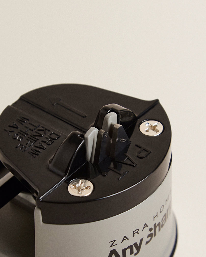 Knife Sharpener with Suction Cup in Grey