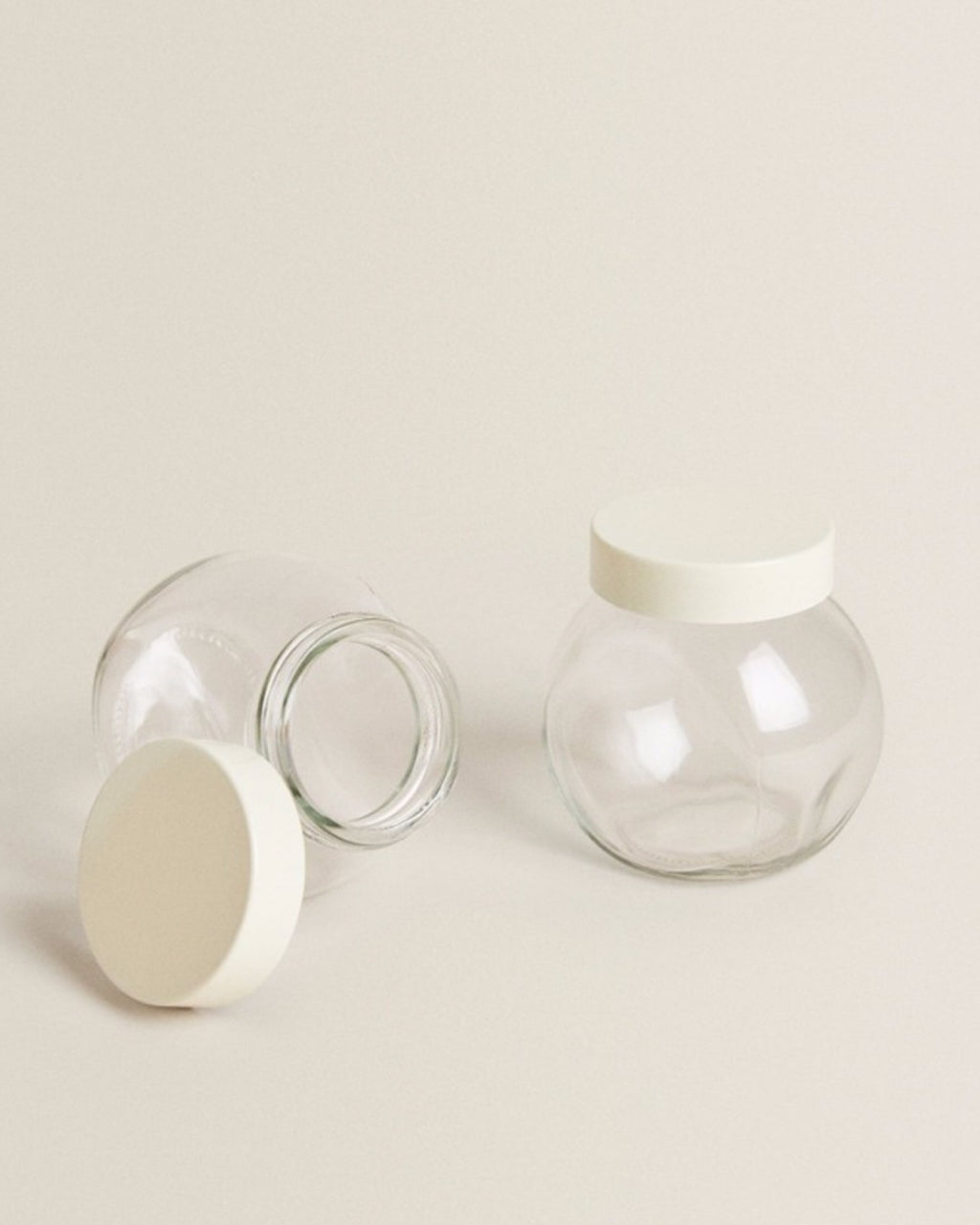 Set of 4 Spice Jars With Wooden Stand