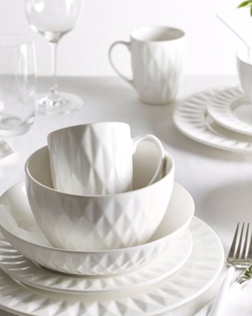 12 Piece Tira Dinnerware Set