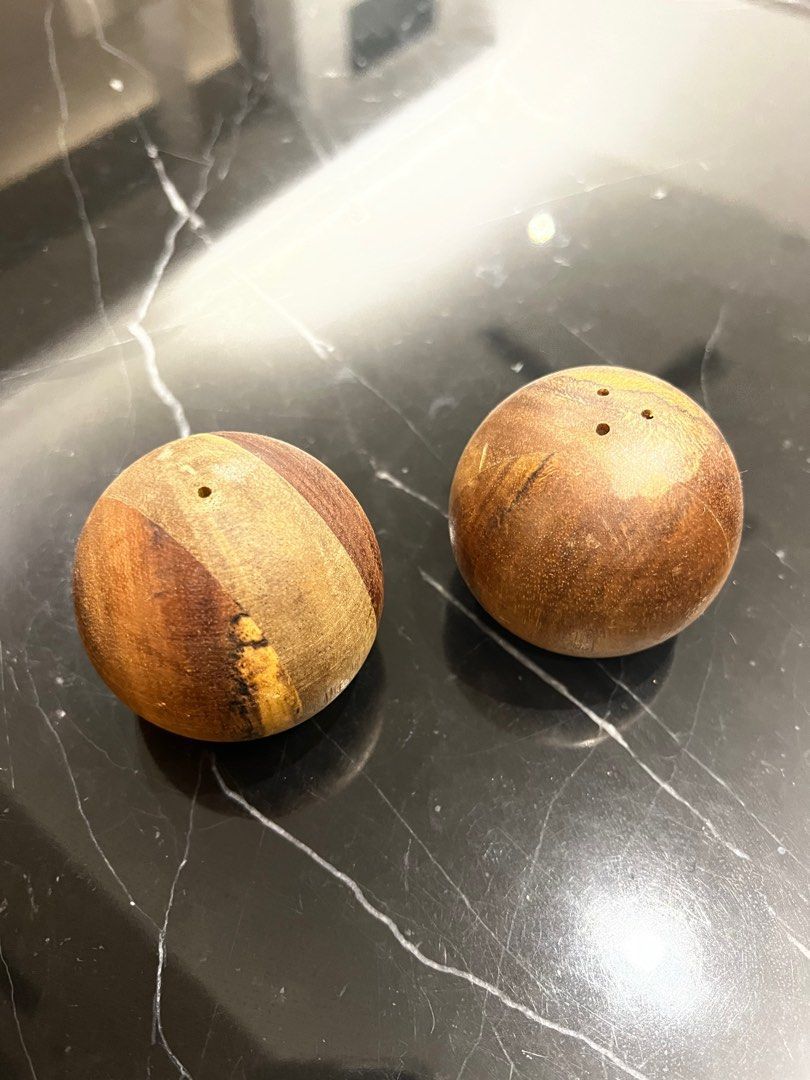 [imperfect] Round salt pepper set