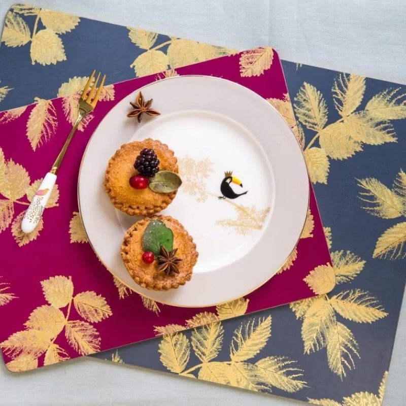 Garland Placemats - Fushcia