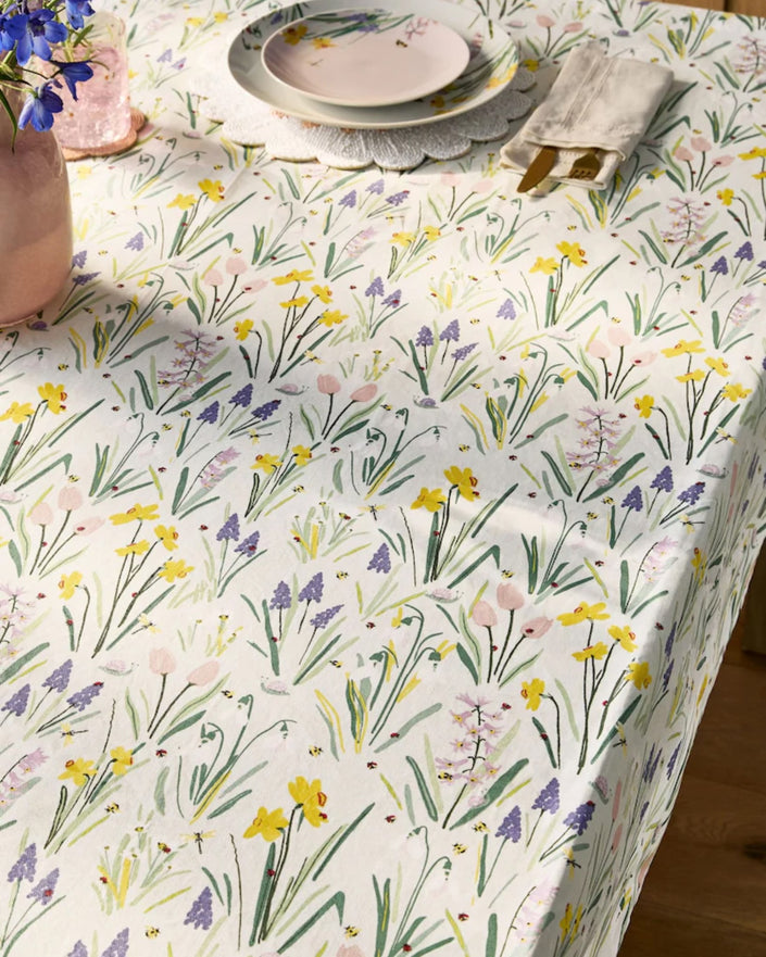 Sage Green Wildlife Spring Floral Print Wipe Clean Tablecloth (6-8pax | Round 160cm)