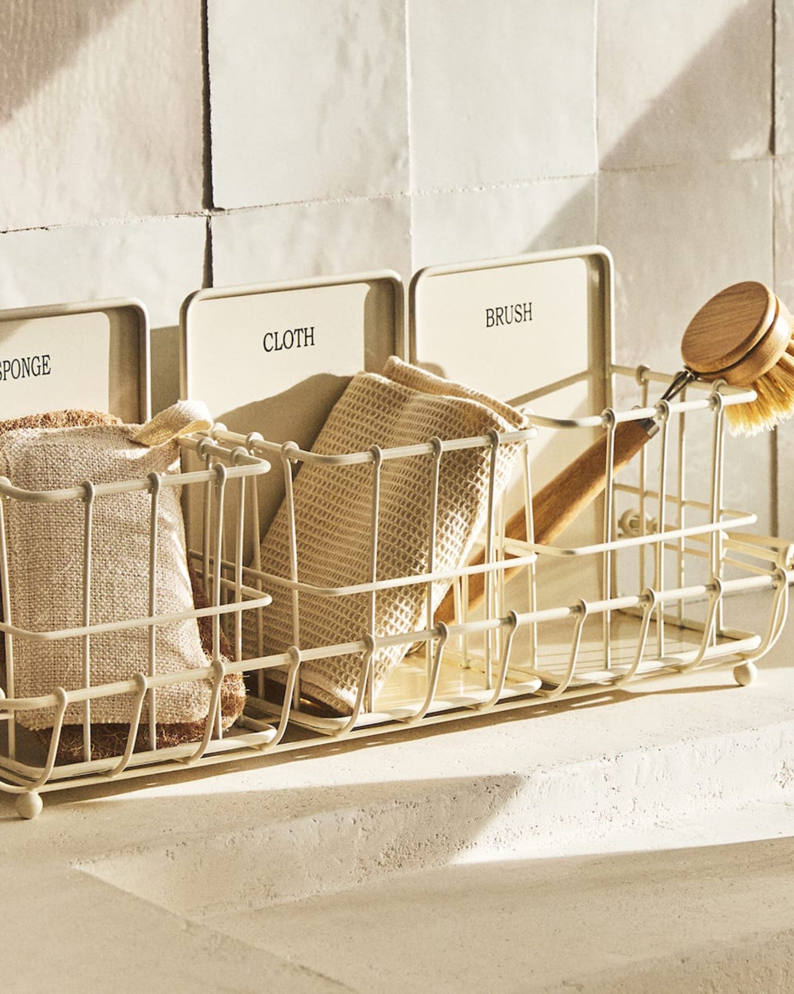 Set of 4 Cleaning Storage Set with Tray