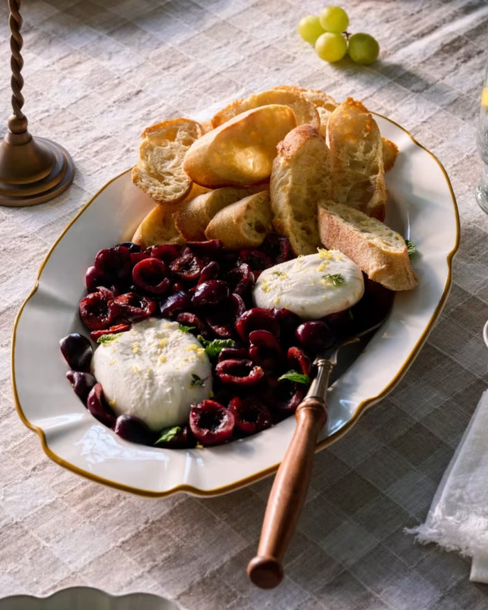 Luna Scalloped Serving Platter In Yellow Line