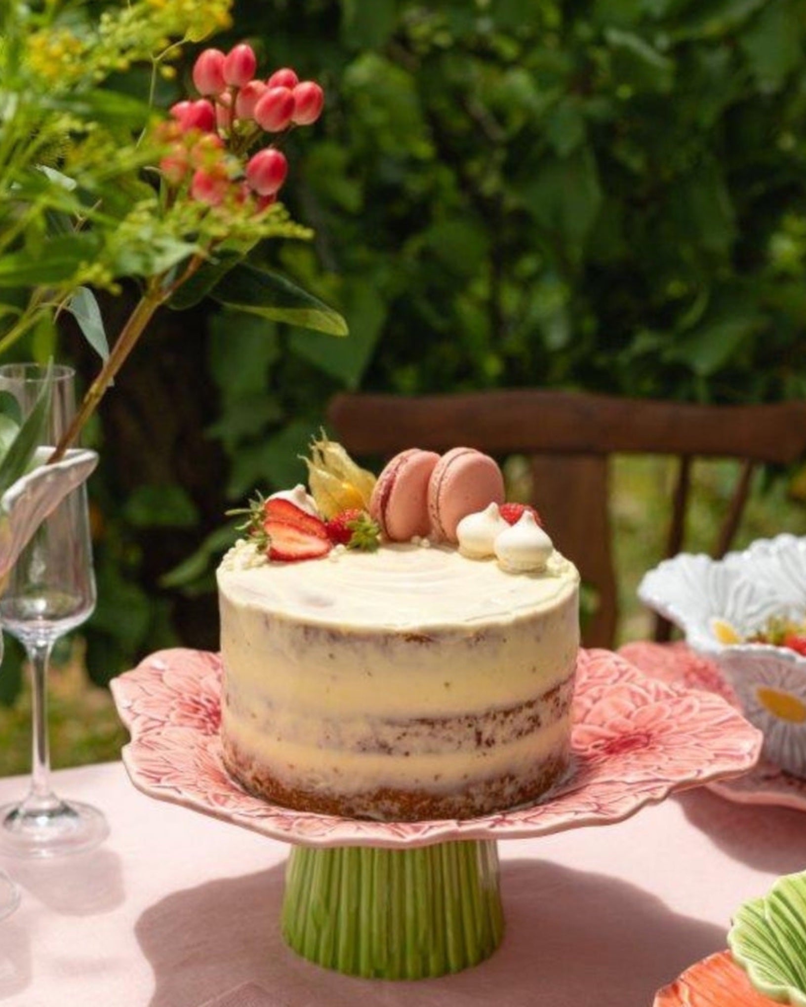 Maria Flor Small 28cm Dahlia Cake Stand