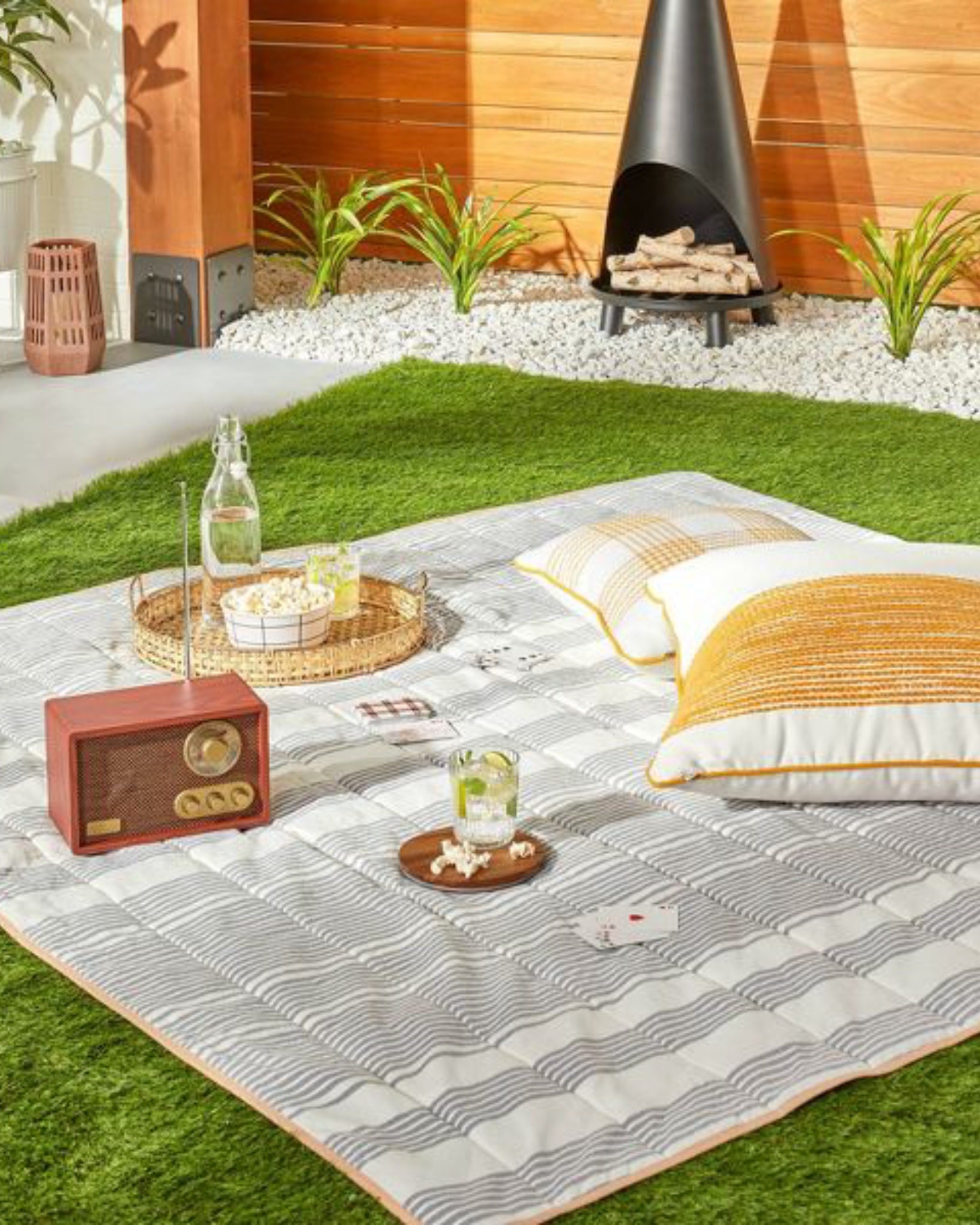 Portable AM/FM Bluetooth Radio Tonal Brown