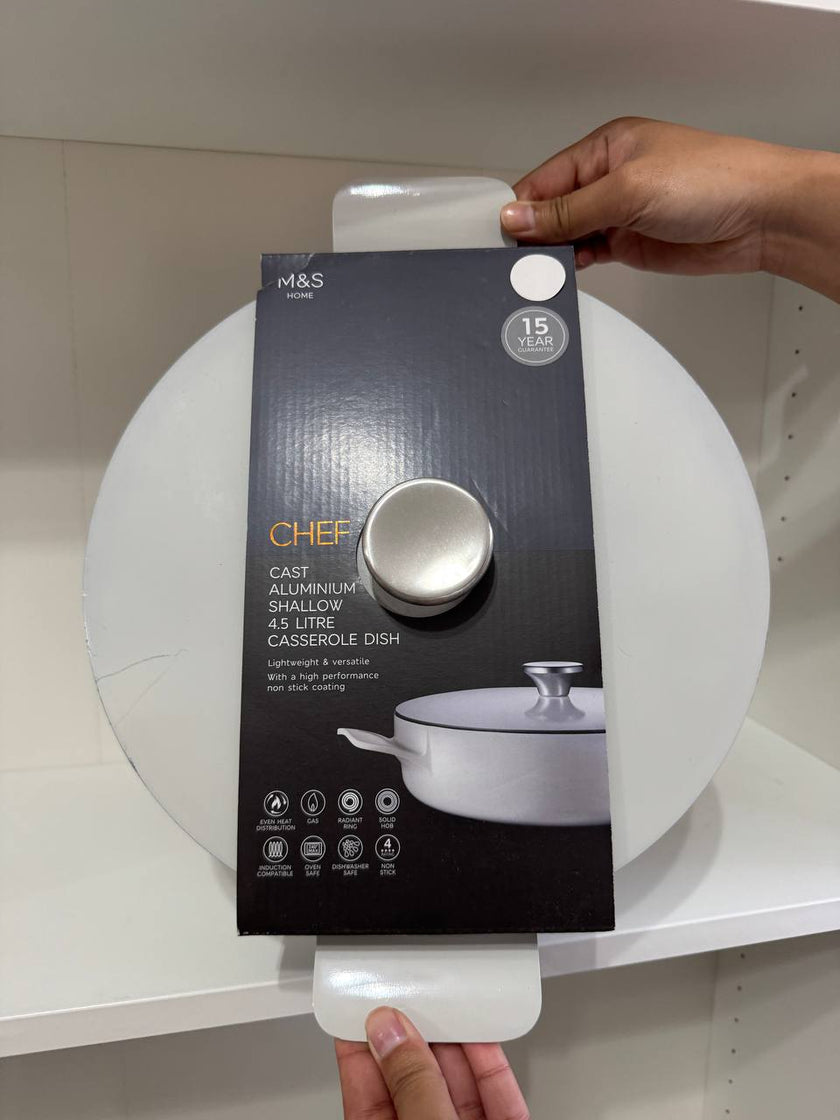 [imperfect] Cast aluminium shallow 4.5 litre casserole dish (2)