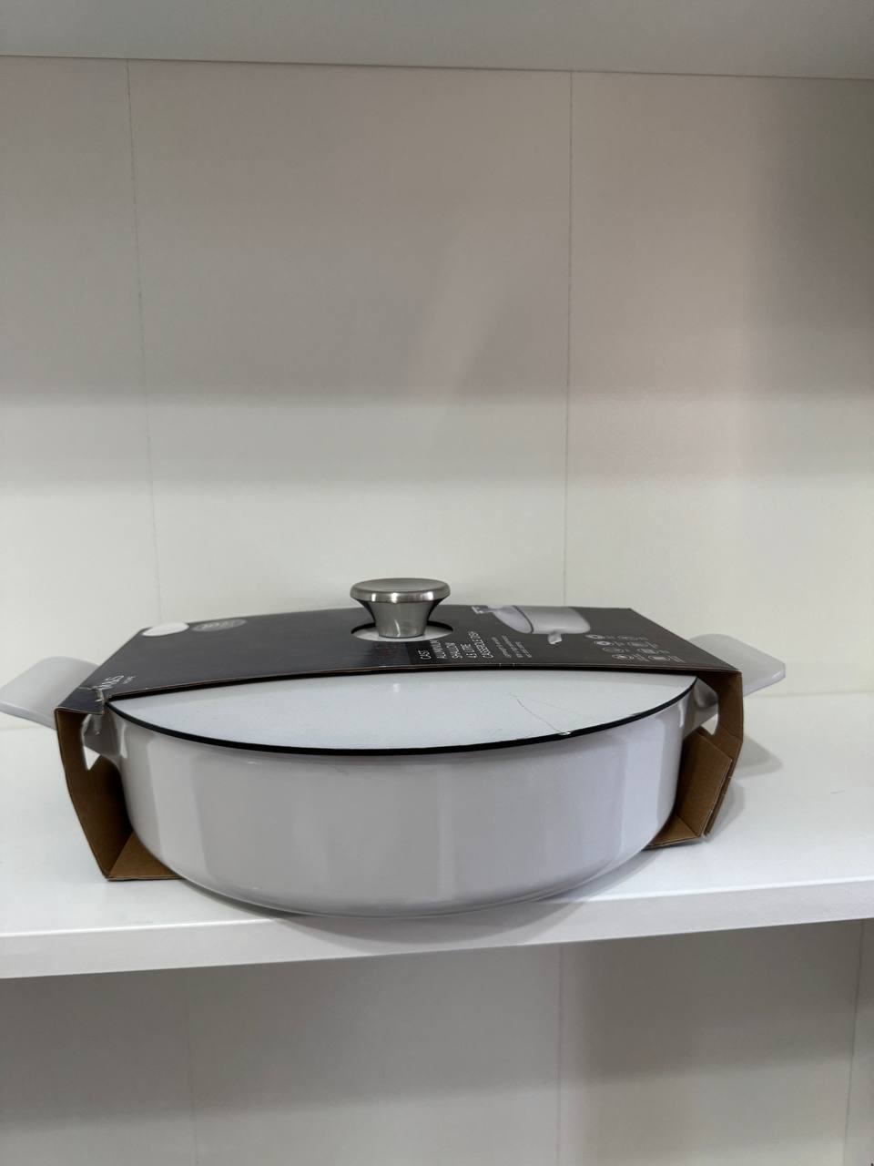 [imperfect] Cast aluminium shallow 4.5 litre casserole dish (2)