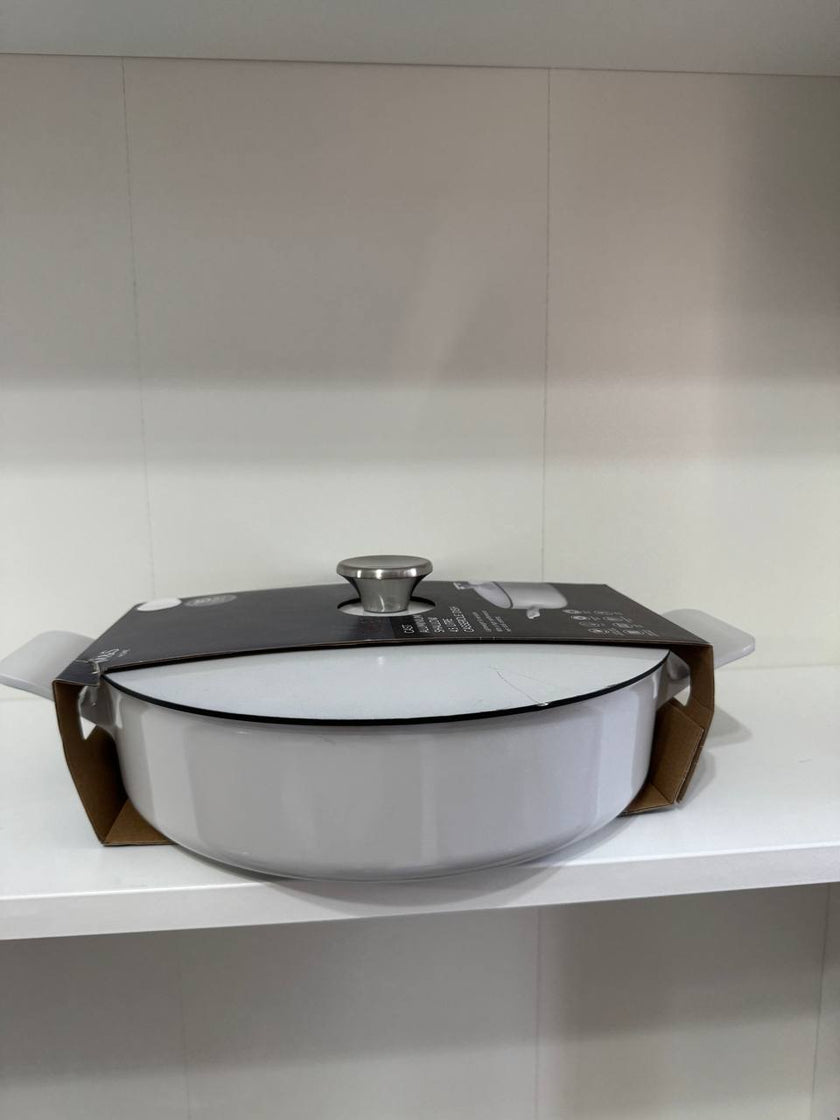[imperfect] Cast aluminium shallow 4.5 litre casserole dish (2)