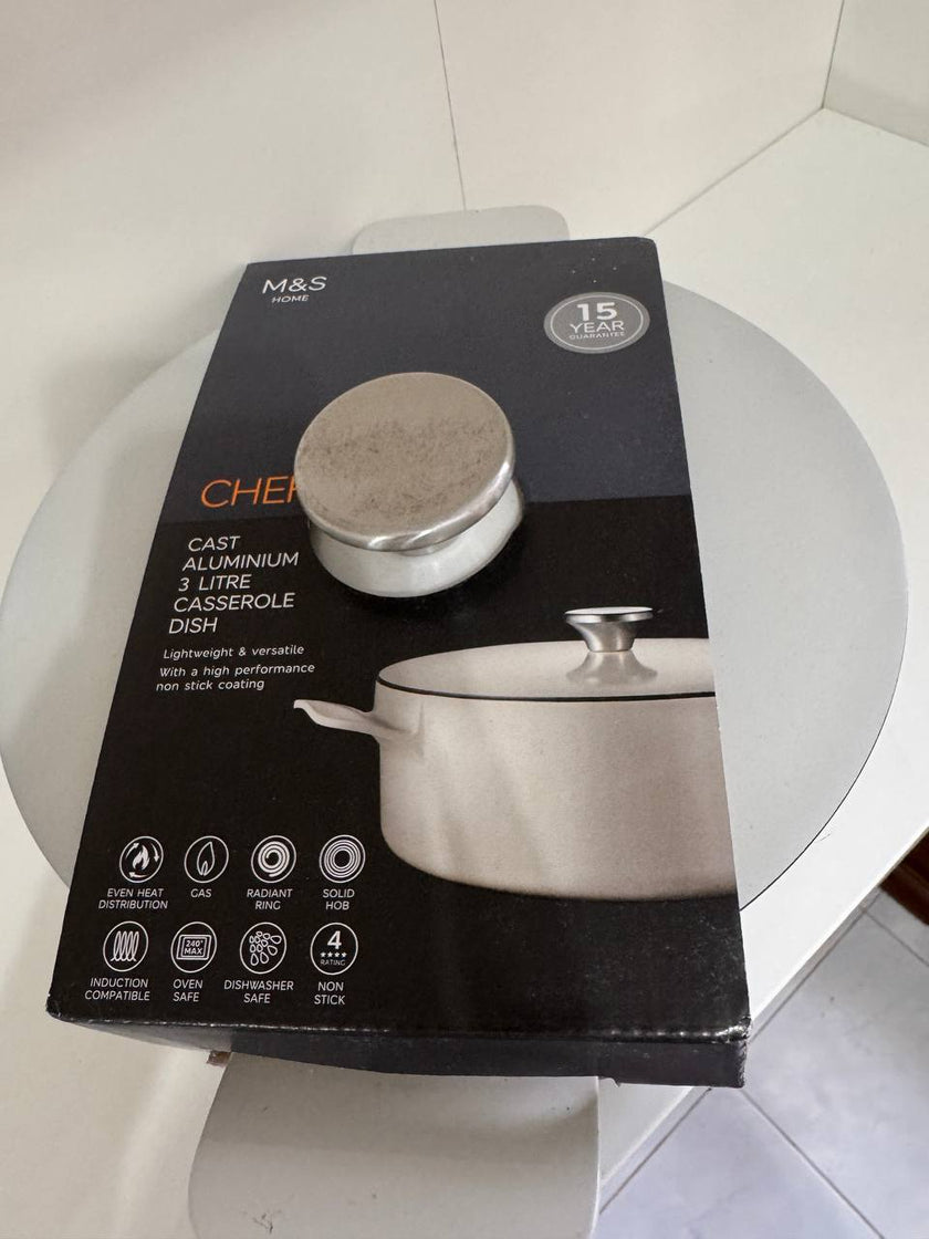 [imperfect] cast aluminium 3 litres casserole dish (1)