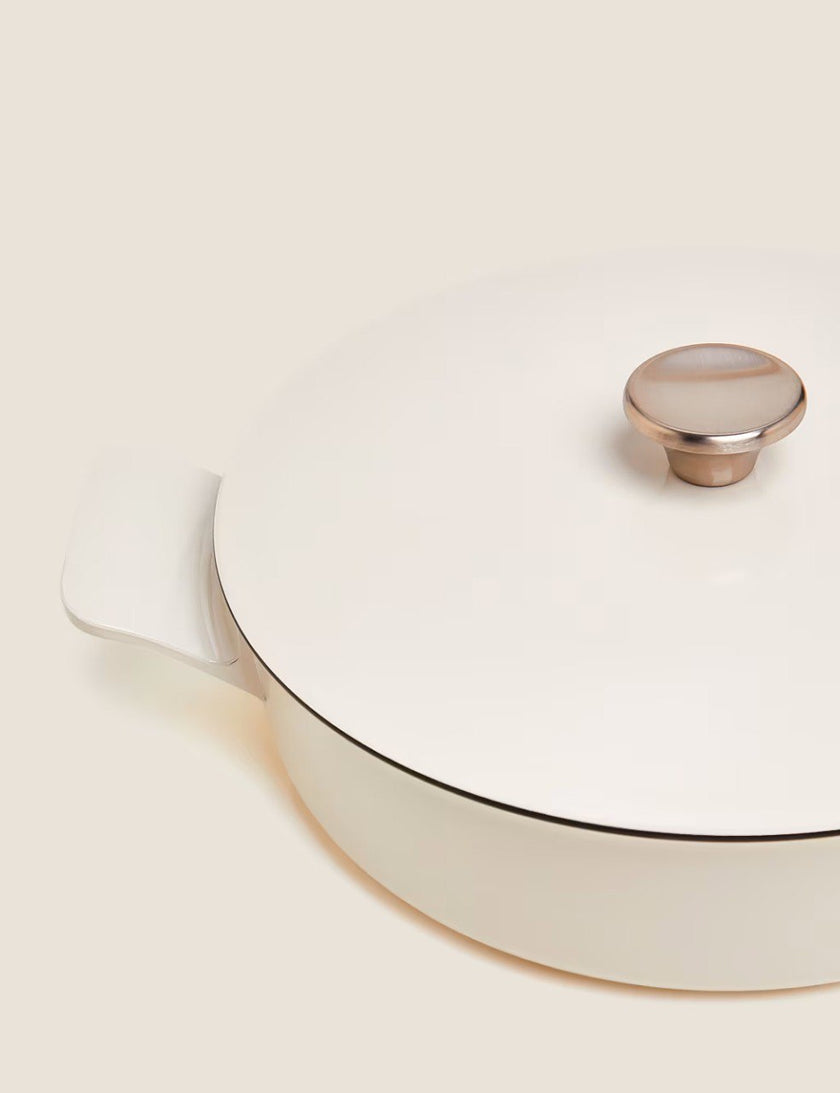 [imperfect] Cast aluminium shallow 4.5 litre casserole dish (3)