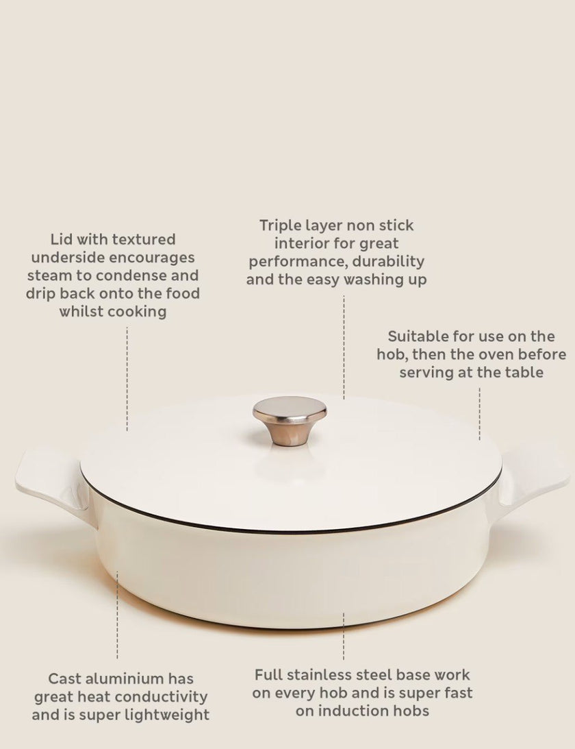 [imperfect] Cast aluminium shallow 4.5 litre casserole dish (3)