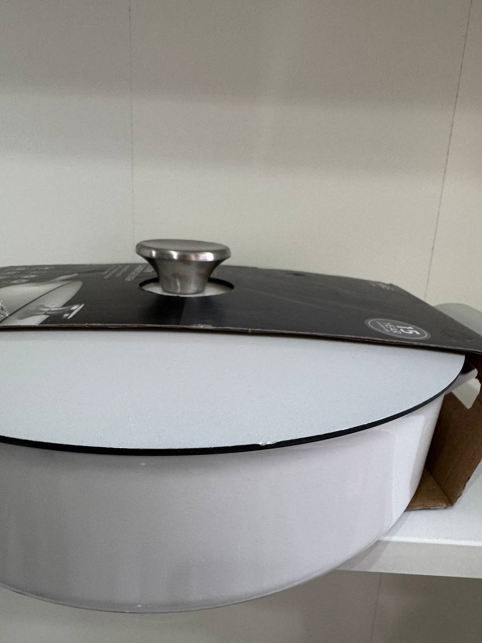 [imperfect] Cast aluminium shallow 4.5 litre casserole dish (3)