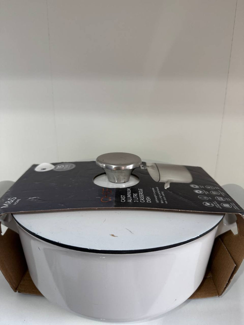 [imperfect] cast aluminium 3 litres casserole dish (B)