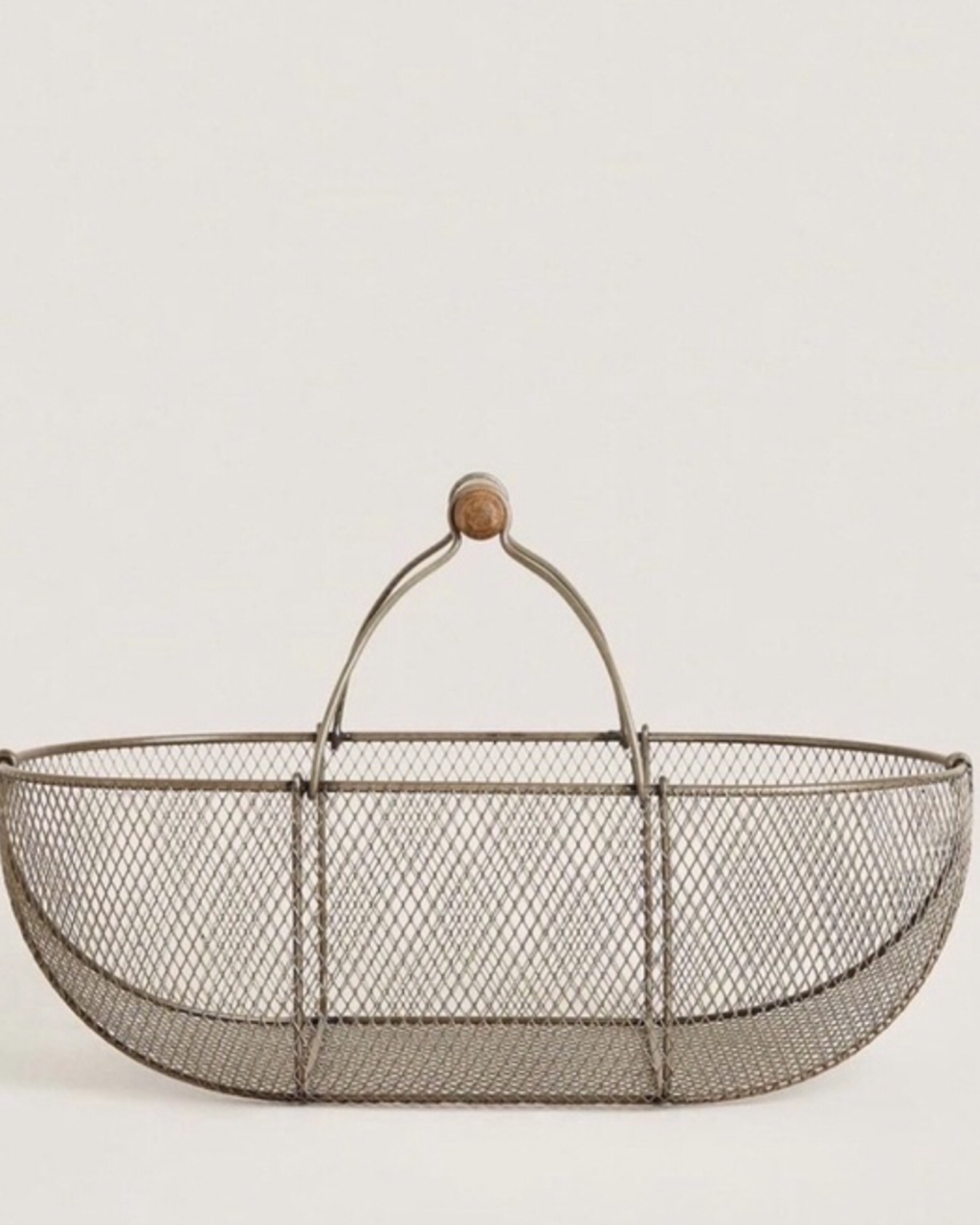 Large Mesh Basket With Wooden Handle - Héas